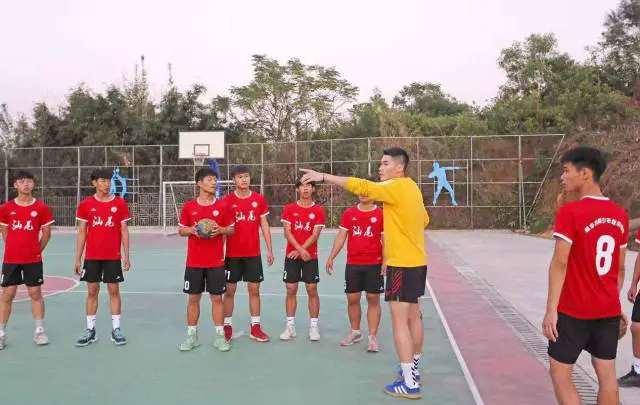 哪里可以找到关于篮球协调训练的教程?_0
